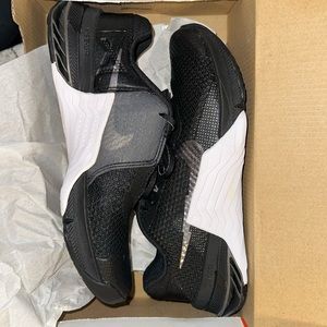 Women’s Nike Metcon sneakers size 7